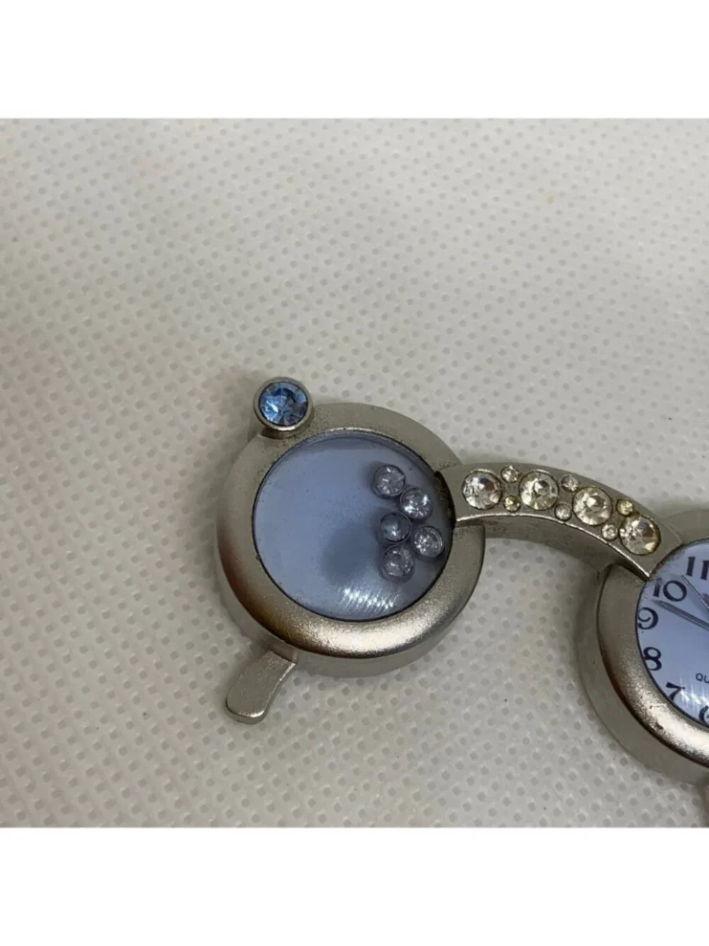 Cute Eyeglasses Sunglasses Clip on Pocket Watch Key Chain  Quartz running